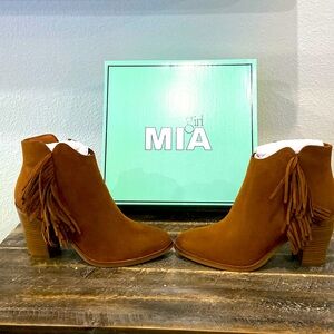Mia Girl fringe boots in cognac. Super cute!! Brand new, never worn in box.